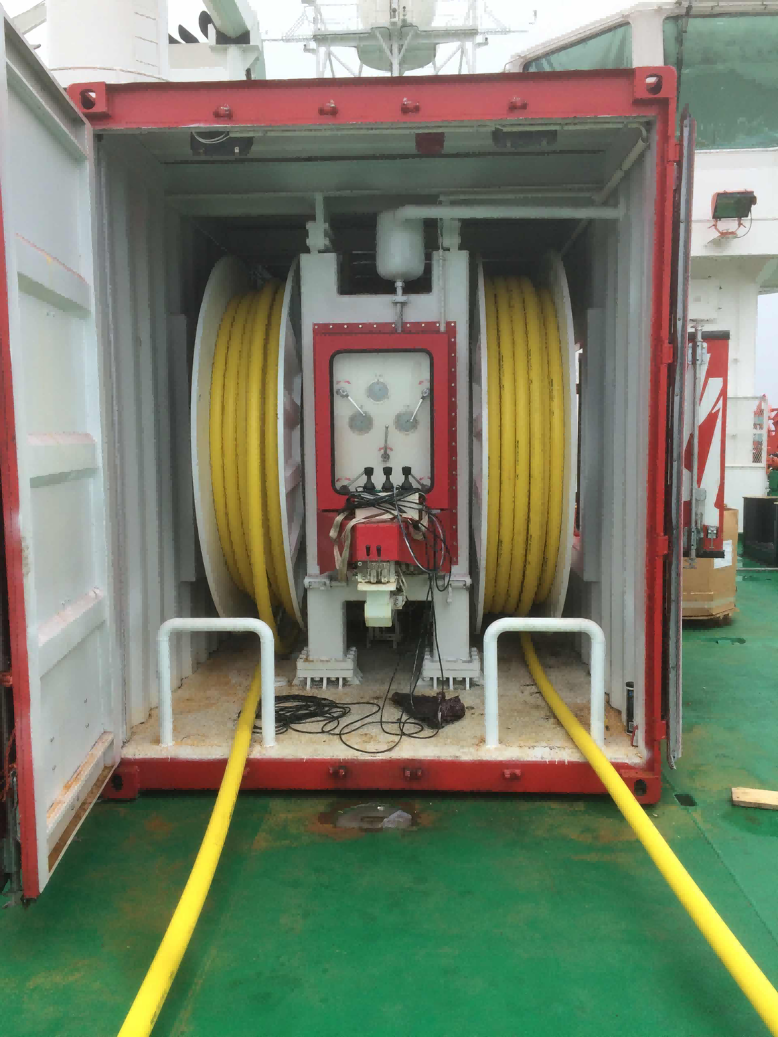 绞车按照功能可以分为:船用绞车,工程绞车,矿用绞车,电缆绞车,炮缆